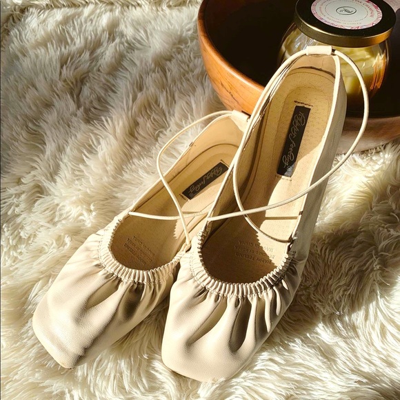 Korean Ballerina Flats - Picture 1 of 7